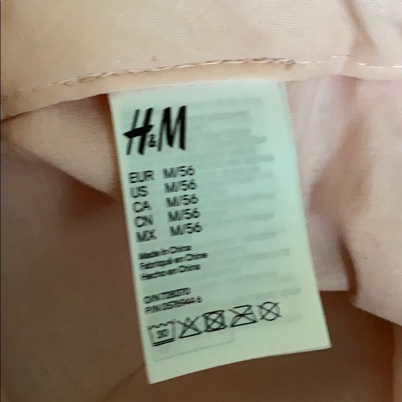 Pink SnapBack hat. - Picture 2 of 2